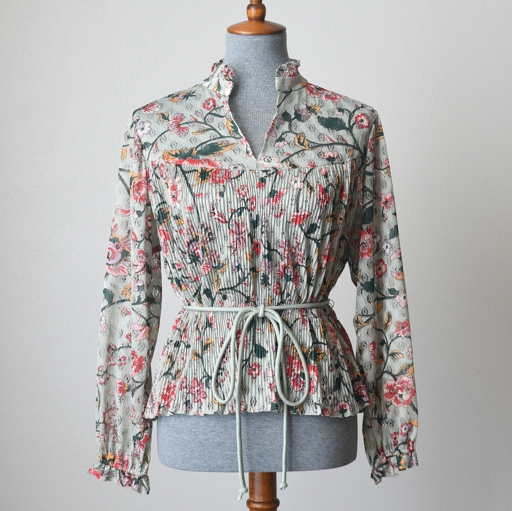 Vintage 70's Gorgeous Floral Pointelle Blouse